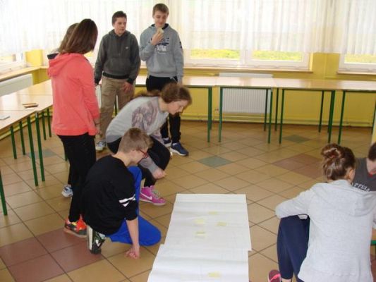  Grafika #1: Noc w szkole