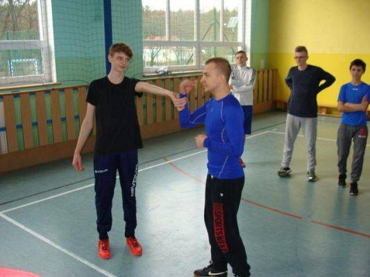  Grafika #12: Noc w szkole