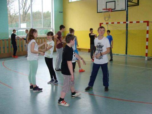  Grafika #14: Noc w szkole