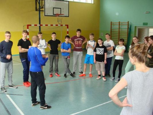  Grafika #15: Noc w szkole