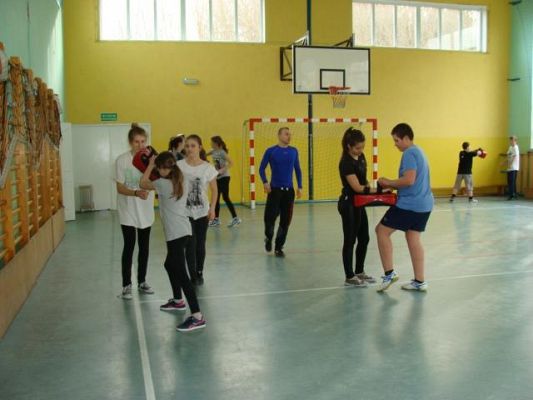  Grafika #19: Noc w szkole