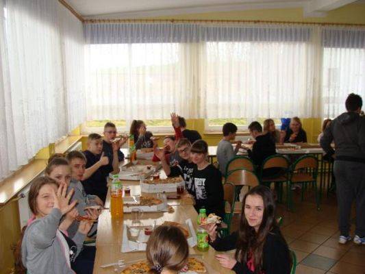  Grafika #20: Noc w szkole