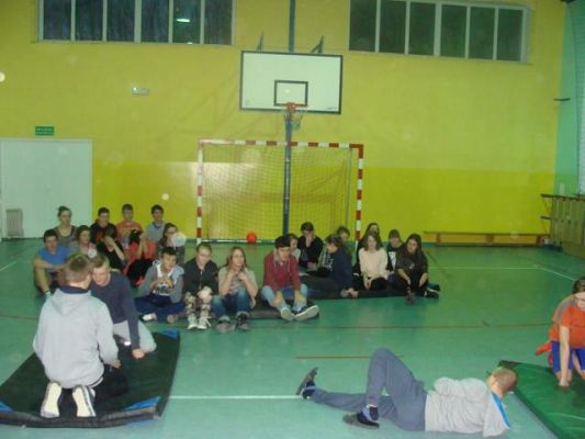  Grafika #43: Noc w szkole