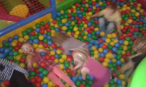  Grafika #14: Mikołajkowy wyjazd do Smykolandii