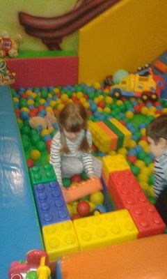  Grafika #28: Mikołajkowy wyjazd do Smykolandii