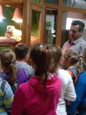 Grafika #16: Wycieczka kl. III i V do egzotycznego ZOO w Tuchlinie.