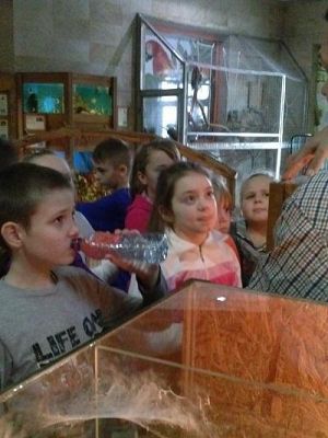 Grafika #47: Wycieczka kl. III i V do egzotycznego ZOO w Tuchlinie.