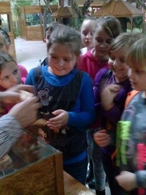 Grafika #58: Wycieczka kl. III i V do egzotycznego ZOO w Tuchlinie.