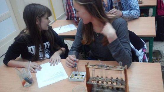  Grafika #12: Warsztaty chemiczne pt. Nie tylko cukier slodki