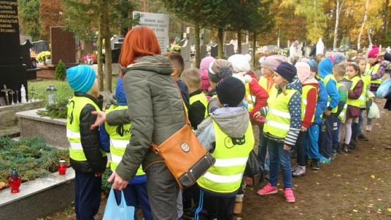  Grafika #10: Z wizytą w schronisku dla zwierząt i na cmentarzu w Lęborku