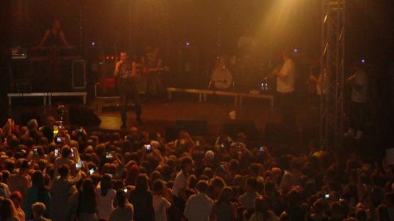  Grafika #13: Nasi uczniowie na koncercie Kamila Bednarka