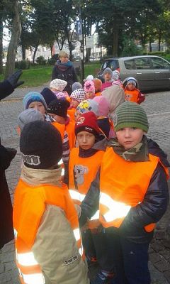  Grafika #5: Bezpiecznie przez jezdnię - oddział przedszkolny i klasa I na skrzyżowaniu w Lęborku