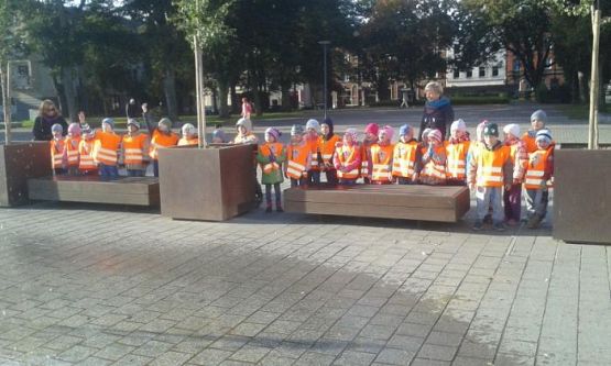 Grafika #11: Bezpiecznie przez jezdnię - oddział przedszkolny i klasa I na skrzyżowaniu w Lęborku