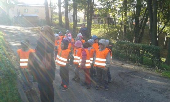  Grafika #16: Bezpiecznie przez jezdnię - oddział przedszkolny i klasa I na skrzyżowaniu w Lęborku