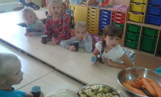  Grafika #16: Oddział Przedszkolny promuje zdrowe odżywianie