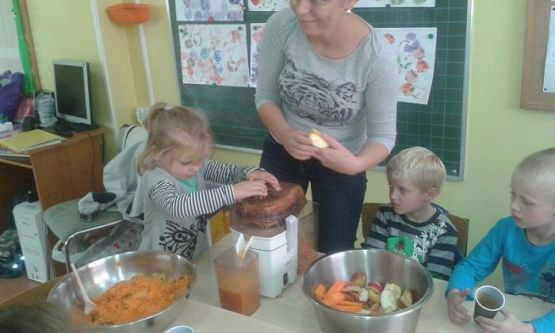  Grafika #32: Oddział Przedszkolny promuje zdrowe odżywianie