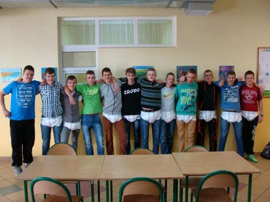 Grafika #1: Dzień Chłopaka w III g