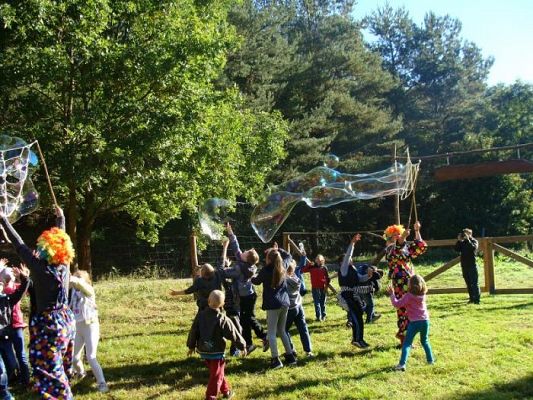 Grafika #16: Klasa II a, II b oraz III SP świętują Dzień Chłopaka oraz Dzień Pieczonego Ziemniaka