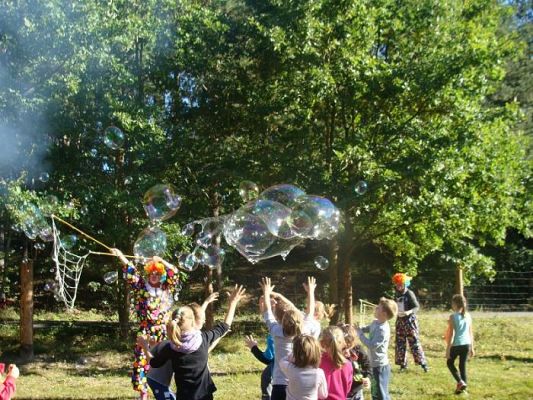 Grafika #30: Klasa II a, II b oraz III SP świętują Dzień Chłopaka oraz Dzień Pieczonego Ziemniaka