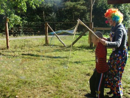 Grafika #35: Klasa II a, II b oraz III SP świętują Dzień Chłopaka oraz Dzień Pieczonego Ziemniaka