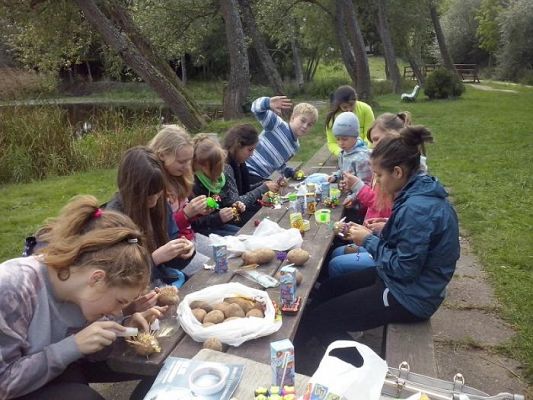 Grafika #4: Dzień Ziemniaka na zajęciach języka kaszubskiego