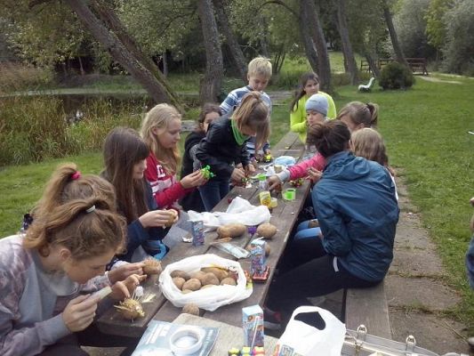 Grafika #5: Dzień Ziemniaka na zajęciach języka kaszubskiego