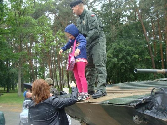 Grafika #6: Uczniowie klasy I a i II na wycieczce w Jednostce Wojskowej w Lęborku