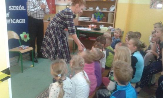 Grafika #18: Zaczytana Gmina