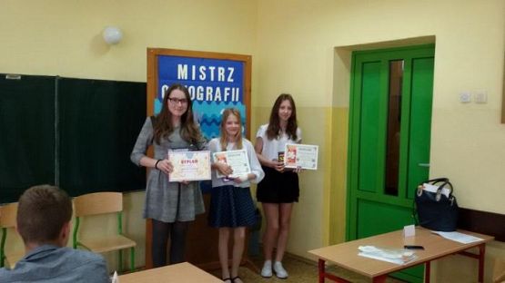  Grafika #1: Nasze uczennice MISTRZYNIAMI ortografii