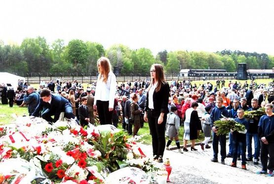  Grafika #3: 9 maja - Uroczystości w Sztutowie