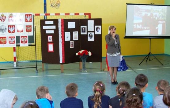 Grafika #3: WIWAT MAJOWE ŚWIĘTA!