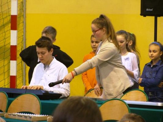  Grafika #2: Muzyczne kolędowanie