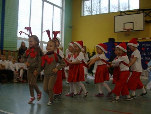 Grafika #3: Uroczyste obchody Dnia Babci i Dziadka