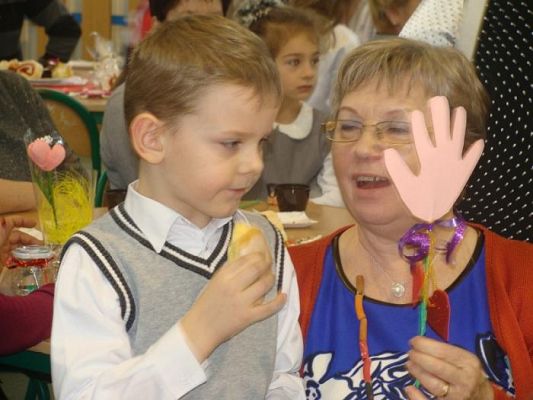 Grafika #4: Uroczyste obchody Dnia Babci i Dziadka