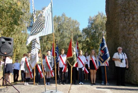 Grafika #2: Sztutowo - 75 rocznica