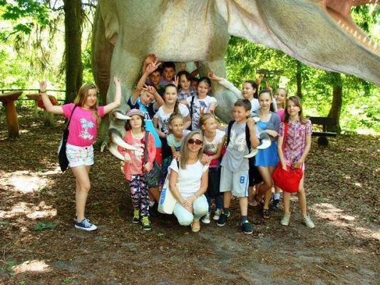 Grafika #9: Prehistoryczna wyprawa w świat dinozaurów