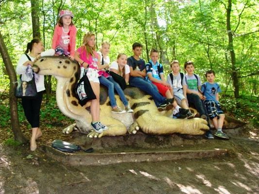 Grafika #10: Prehistoryczna wyprawa w świat dinozaurów