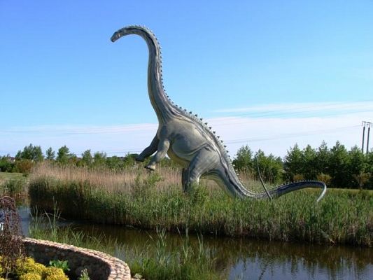 Grafika #1: Prehistoryczna wyprawa w świat dinozaurów