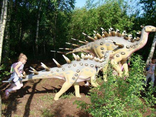  Grafika #7: Prehistoryczna wyprawa w świat dinozaurów
