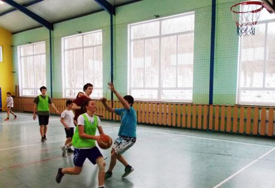 Grafika #2: FERIE NA SPORTOWO