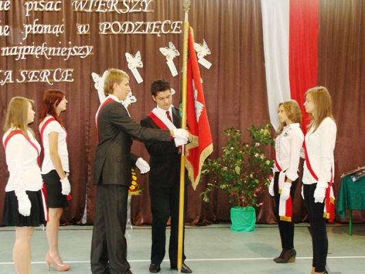  Grafika #17: Uroczyste zakończenie roku szkolnego 2012/2013- III Gimnazjum