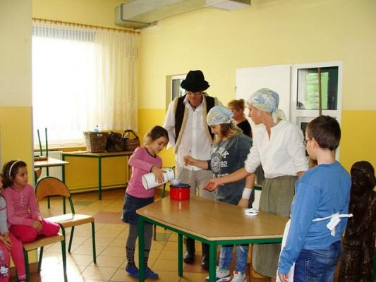  Grafika #1: Spotkanie z .kozą