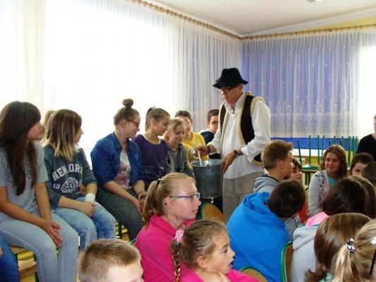  Grafika #3: Spotkanie z .kozą