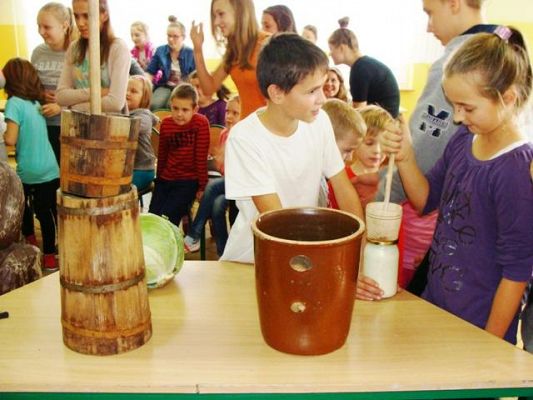  Grafika #8: Spotkanie z .kozą