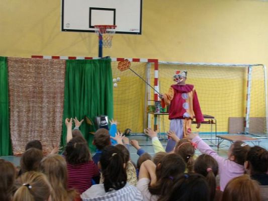  Grafika #4: Cyrk Wesołego Maxa