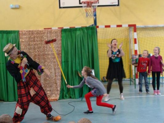  Grafika #17: Cyrk Wesołego Maxa