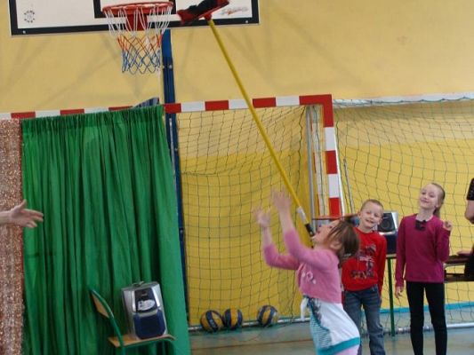  Grafika #19: Cyrk Wesołego Maxa