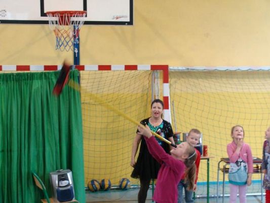  Grafika #20: Cyrk Wesołego Maxa