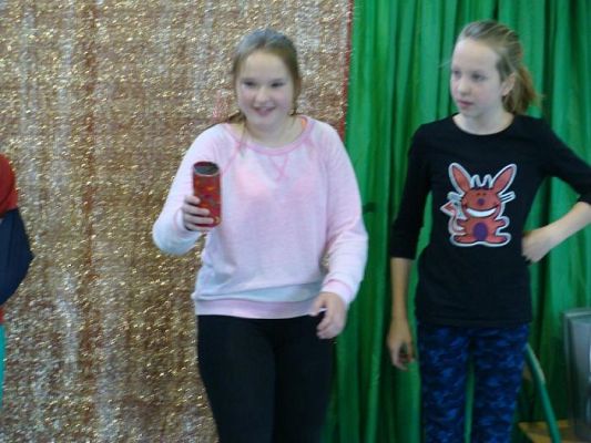  Grafika #22: Cyrk Wesołego Maxa