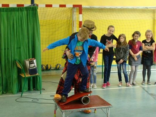  Grafika #30: Cyrk Wesołego Maxa